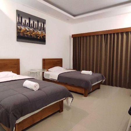 Manu Guest House 2 Canggu Buitenkant foto