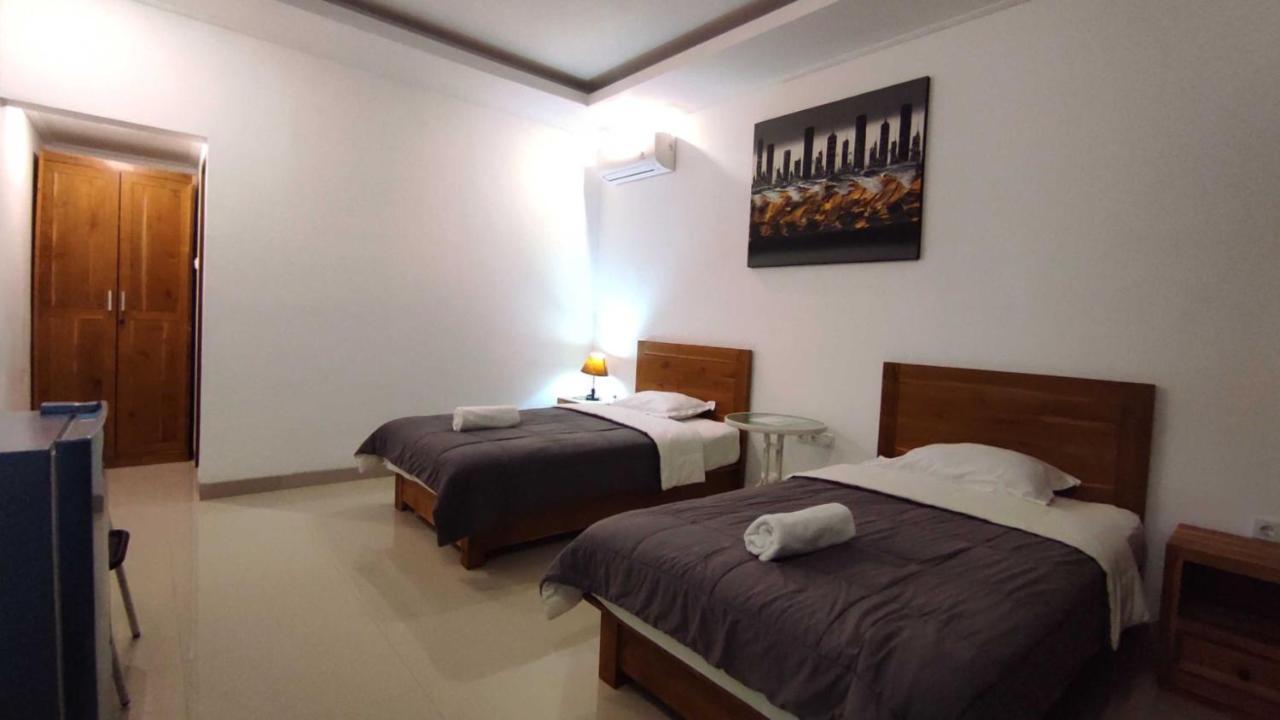 Manu Guest House 2 Canggu Buitenkant foto
