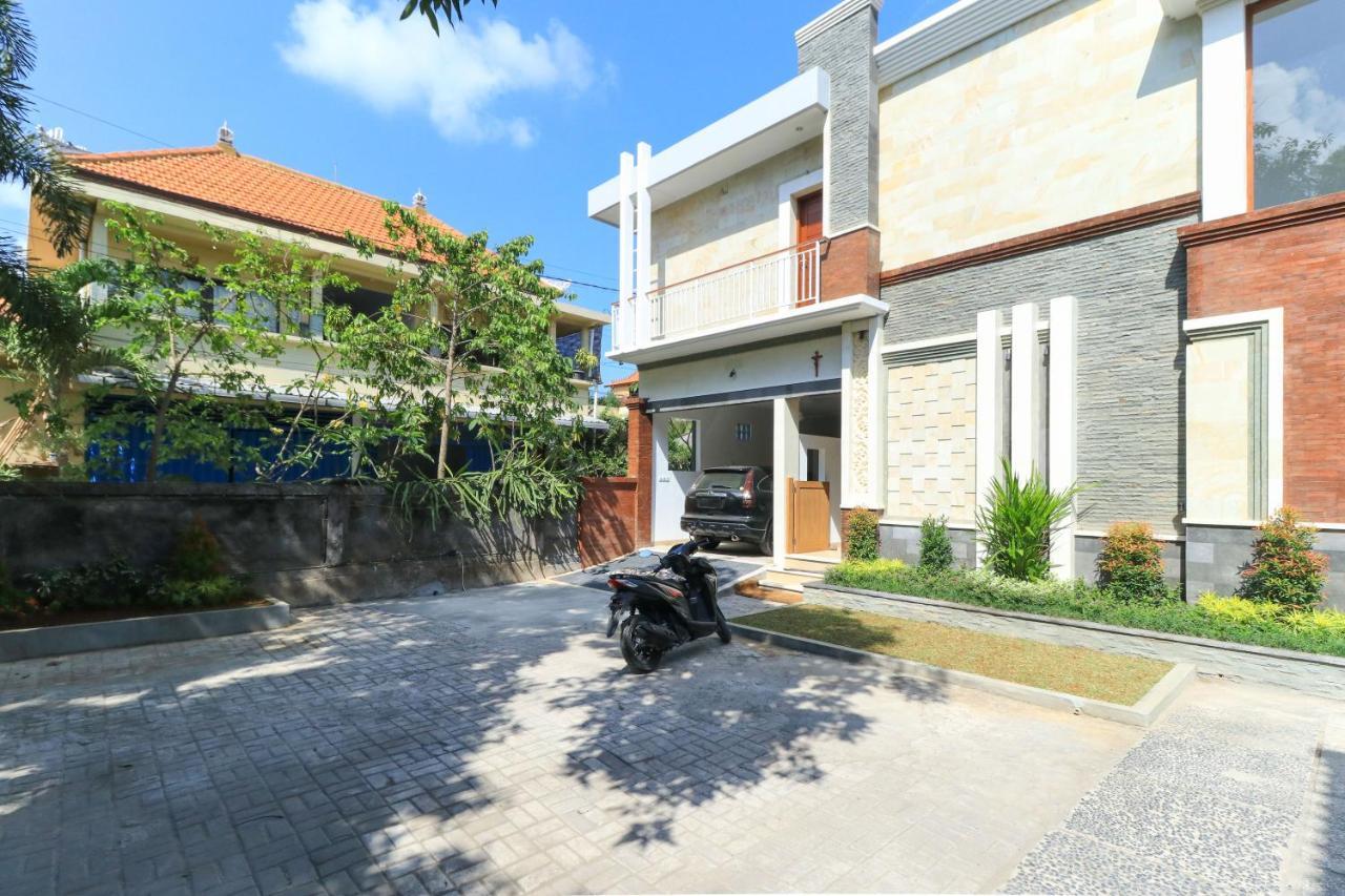 Manu Guest House 2 Canggu Buitenkant foto