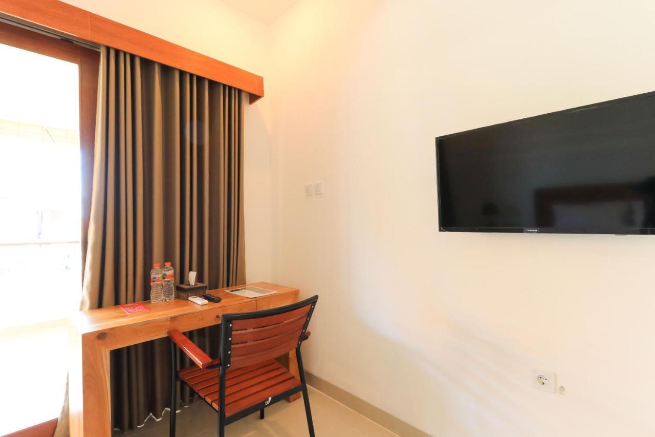 Manu Guest House 2 Canggu Buitenkant foto